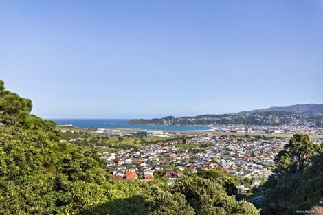 Photo of property in 5 Inverell Way, Seatoun, Wellington, 6022