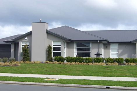 Photo of property in 22 Madison Street, Cambridge, 3434