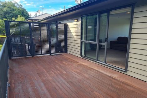 Photo of property in Arno Apartment, 5/8 Mckerrow Place, Sunshine Bay, Queenstown, 9300