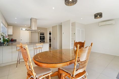 Photo of property in 9 Banksia Place, Goodwood Heights, Auckland, 2105