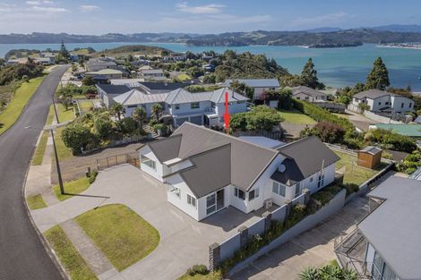 Photo of property in 105 Centennial Drive, Whitianga, 3510
