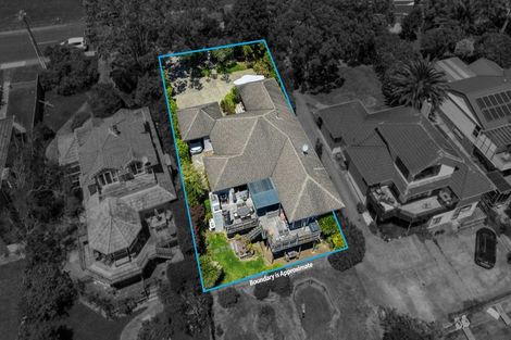 Photo of property in 4 Mellons Bay Road, Howick, Auckland, 2014