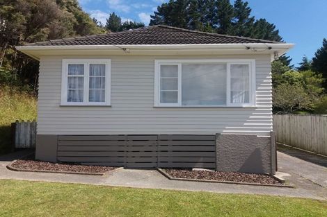 Photo of property in 27 Fraser Street, Wainuiomata, Lower Hutt, 5014