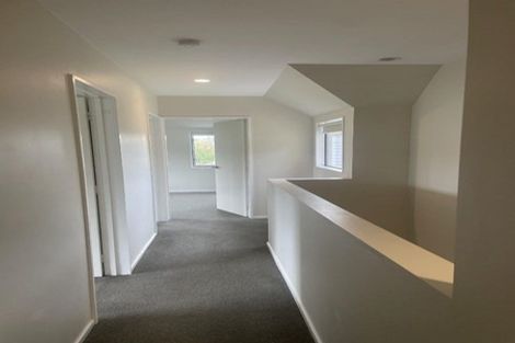 Photo of property in 32 Berkshire Drive, Avonhead, Christchurch, 8042