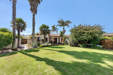 Photo of property in 8 Piha Close, Papamoa Beach, Papamoa, 3118