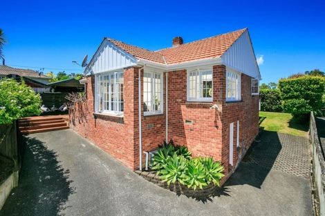 Photo of property in 1/48 Onepoto Road, Hauraki, Auckland, 0622