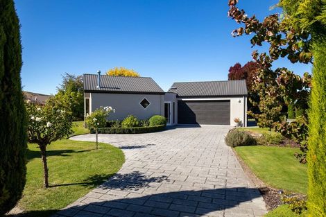 Photo of property in 23 Orchard Street, Clyde, 9330