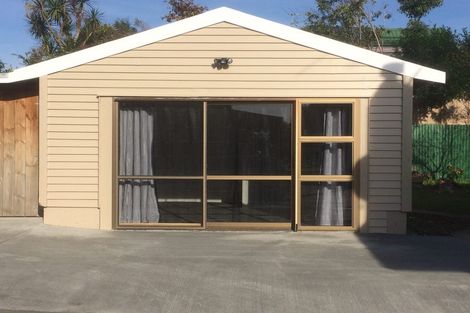 Photo of property in 1 Waterfront Road, Mangere Bridge, Auckland, 2022