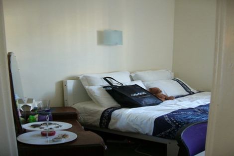 Photo of property in 2/25 Clifton Terrace, Kelburn, Wellington, 6012