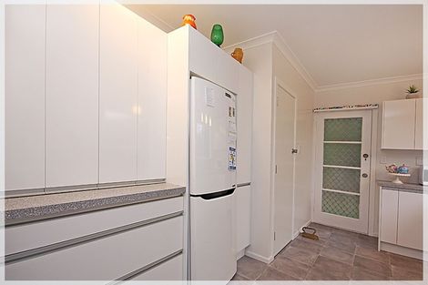 Photo of property in 32 Marlborough Street, Levin, 5510