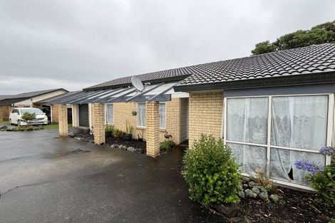 Photo of property in 1/12 Bernina Place, Weymouth, Auckland, 2103
