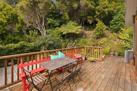Photo of property in 15 Pitoitoi Road, Days Bay, Lower Hutt, 5013