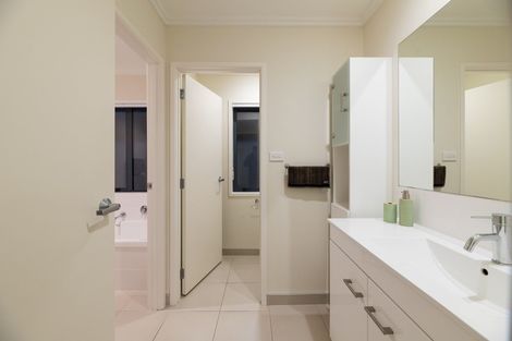 Photo of property in 16 Kapuka Street, Papamoa Beach, Papamoa, 3118