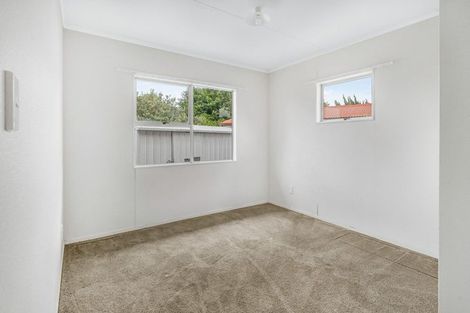 Photo of property in 6 Oakfield Crescent, Pukete, Hamilton, 3200