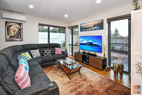 Photo of property in 2 Te Aparangi Road, Papakura, 2110