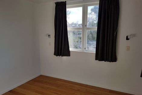 Photo of property in 176 Beach Haven Road, Beach Haven, Auckland, 0626