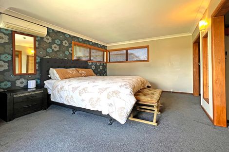 Photo of property in 2 Lincoln Road, Manurewa East, Auckland, 2102