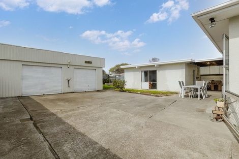Photo of property in 4 Sutherland Crescent, Westbrook, Palmerston North, 4412