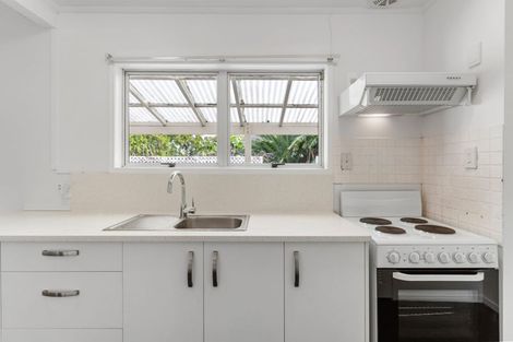 Photo of property in 43 Frobisher Way, Clendon Park, Auckland, 2103