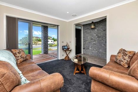 Photo of property in 44 Mariners Haven, One Tree Point, 0118