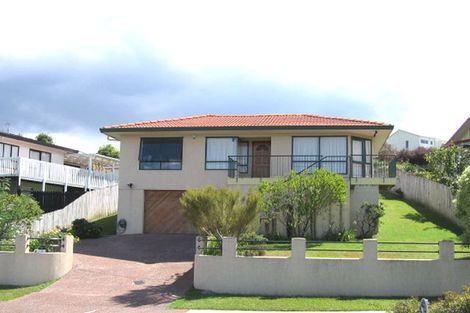 Photo of property in 7 Lagoon Way, West Harbour, Auckland, 0618