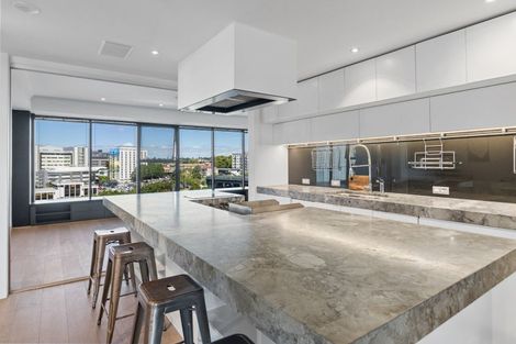 Photo of property in 9d/2 Saint Martins Lane, Grafton, Auckland, 1010