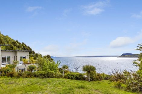 Photo of property in 26 Whakamoenga Point, Acacia Bay, Taupo, 3385