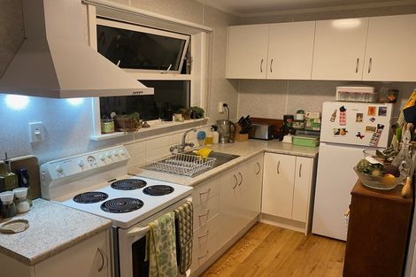 Photo of property in 118 Lyall Parade, Lyall Bay, Wellington, 6022