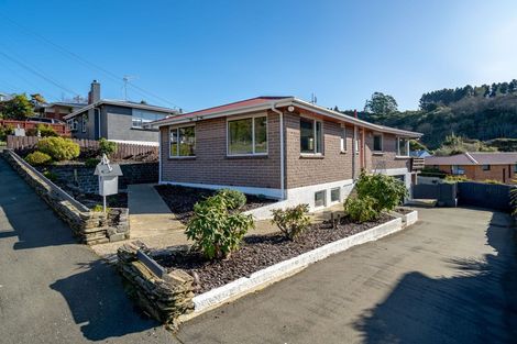 Photo of property in 9 Colquhoun Street, Glenross, Dunedin, 9011