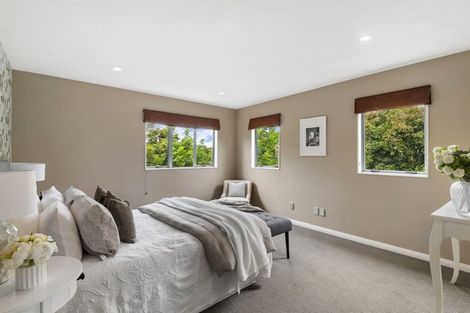 Photo of property in 27 Aorangi Place, Birkenhead, Auckland, 0626