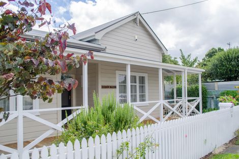 Photo of property in 2 Seddon Street, Carterton, 5713