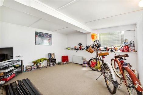 Photo of property in 13 Graham Avenue, Te Atatu Peninsula, Auckland, 0610