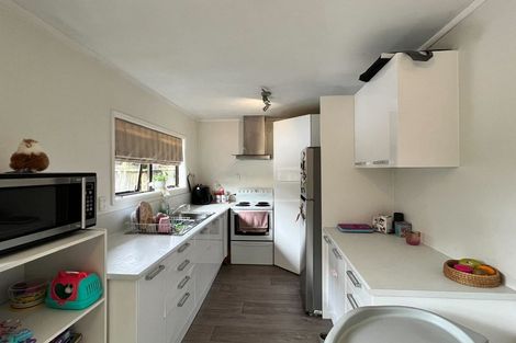 Photo of property in 1/7 Waverley Avenue, Glenfield, Auckland, 0629