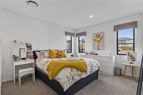 Photo of property in 10 Huaota Place, Botany Downs, Auckland, 2010