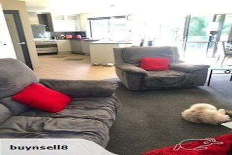 Photo of property in 111 Roberta Crescent, Orewa, 0931