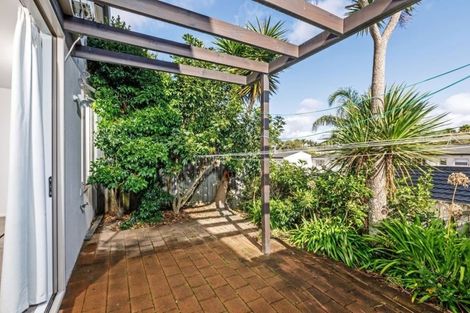 Photo of property in 2/34 Fields Parade, Oteha, Auckland, 0632