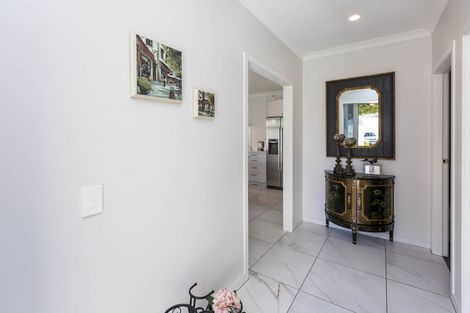 Photo of property in 11 Vernon Grove, Brown Owl, Upper Hutt, 5018