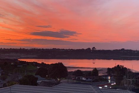 Photo of property in 36 Downing Place, Welcome Bay, Tauranga, 3112