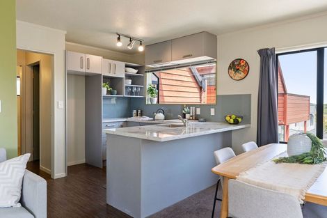 Photo of property in 14b Landsdowne Terrace, Karori, Wellington, 6012