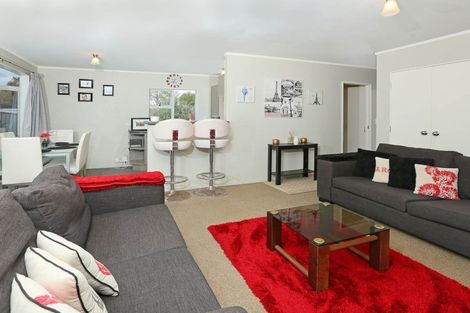 Photo of property in 18 Camphora Place, Ranui, Auckland, 0612