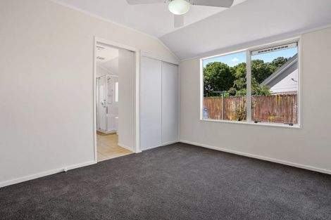 Photo of property in 11 Randwick Place, Randwick Park, Auckland, 2105