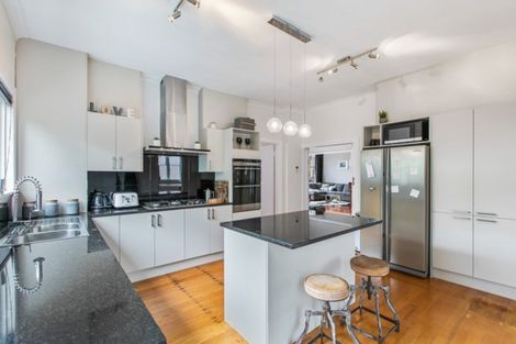 Photo of property in 191 Pakuranga Road, Pakuranga, Auckland, 2010