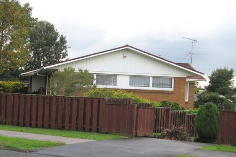 Photo of property in 20 Booralee Avenue, Botany Downs, Auckland, 2010