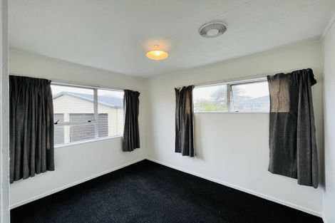 Photo of property in 13 Helms Place, Manurewa, Auckland, 2102