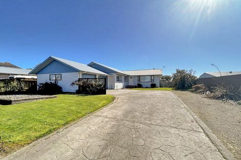 Photo of property in 65 Benmore Avenue, Cloverlea, Palmerston North, 4412