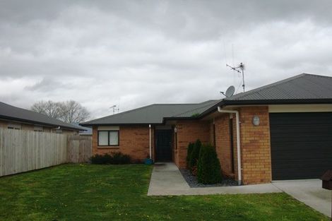 Photo of property in 14 Shrule Place, Huntington, Hamilton, 3210