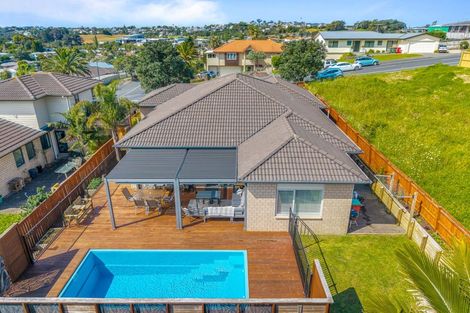 Photo of property in 32 Rishworth Avenue, Stanmore Bay, Whangaparaoa, 0932