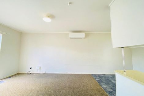 Photo of property in 2 Hobman Place, Manurewa, Auckland, 2102