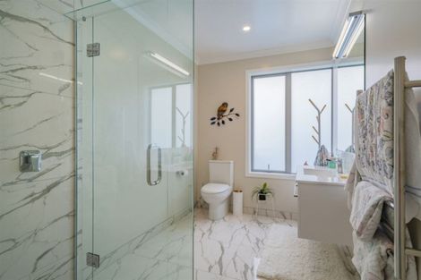 Photo of property in 15 Waitotara Way, Whitianga, 3510