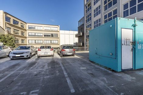 Photo of property in 4e/5 Kent Terrace, Mount Victoria, Wellington, 6011